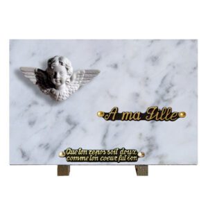 Plaque funéraire en marbre blanc visage d'ange ailé