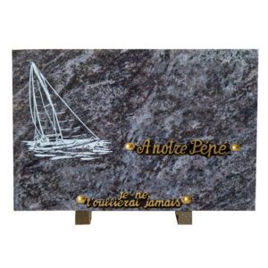 Plaque funéraire en granit Mas Blue gravure voilier